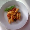 Penne z pomidorami i cukinią